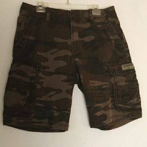 Union Bay stretch camo cargo shorts, size 34